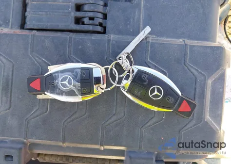 2018 Mercedes-Benz Glc 300 z USA, uszkodzony, nr VIN WDC0G4JB9JV016294